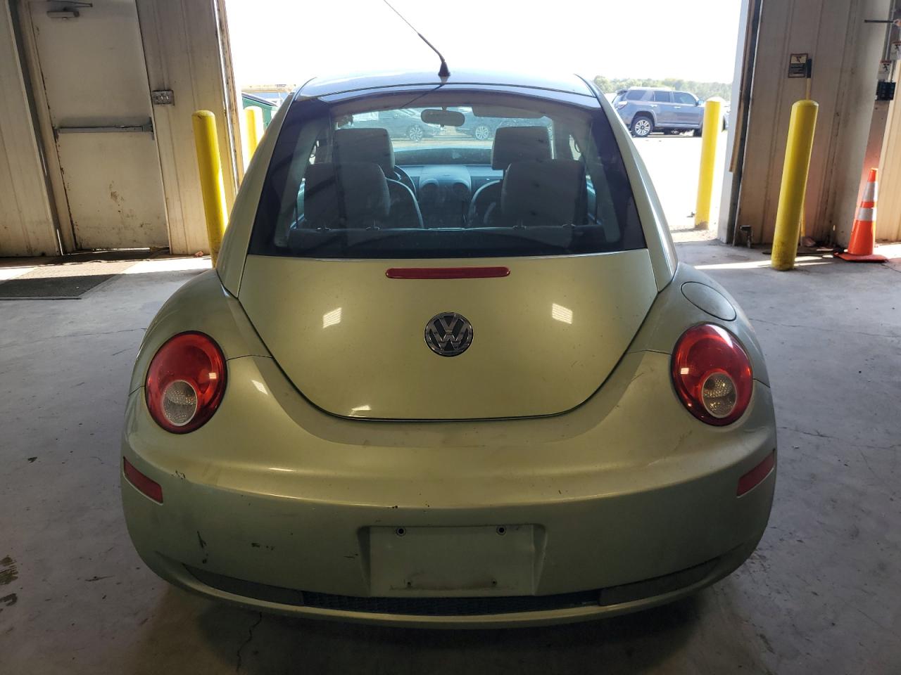 2008 Volkswagen New Beetle S VIN: 3VWRG31C68M503647 Lot: 68946204