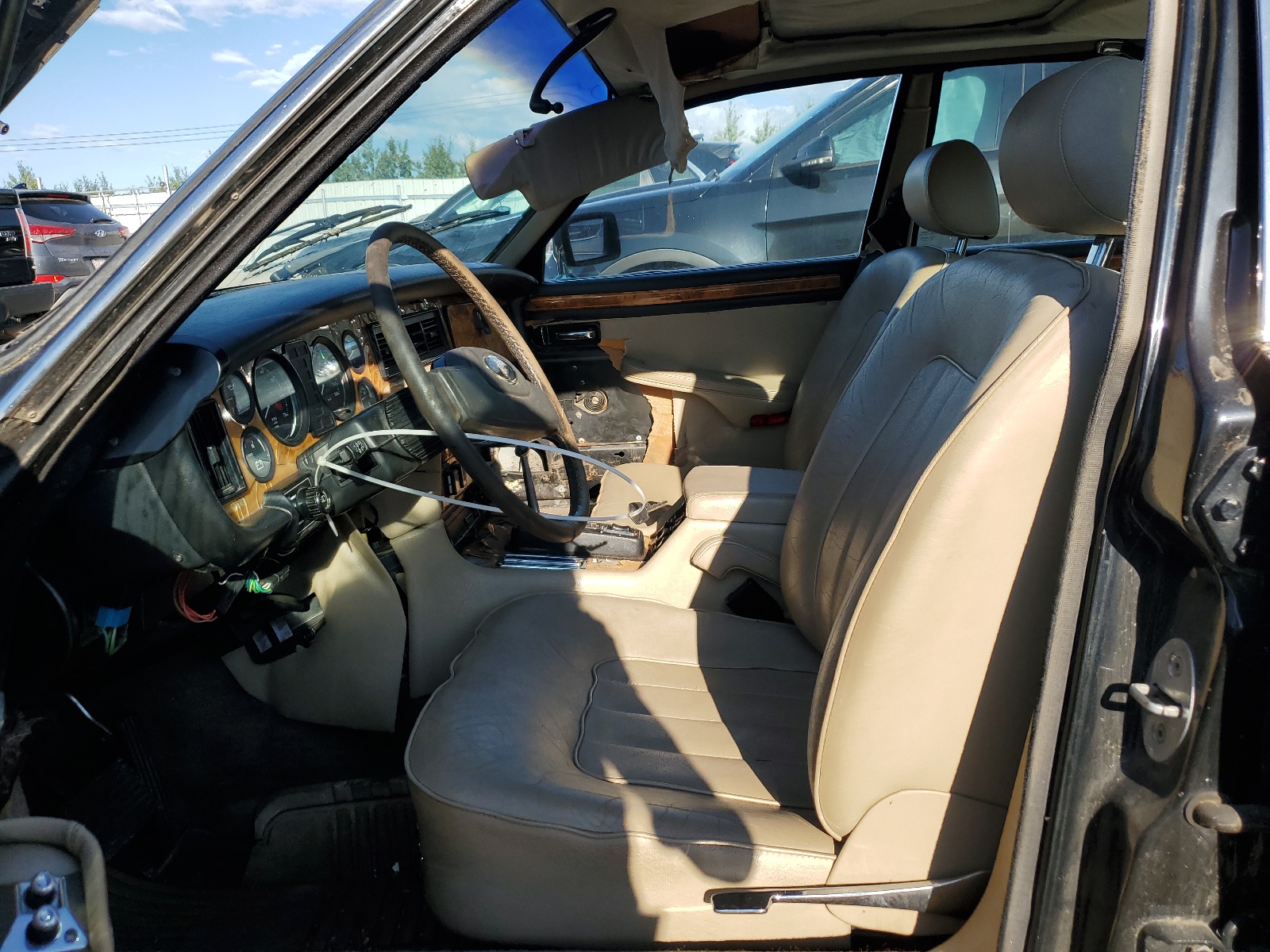 SAJBN1042HC478161 1987 Jaguar Xj12