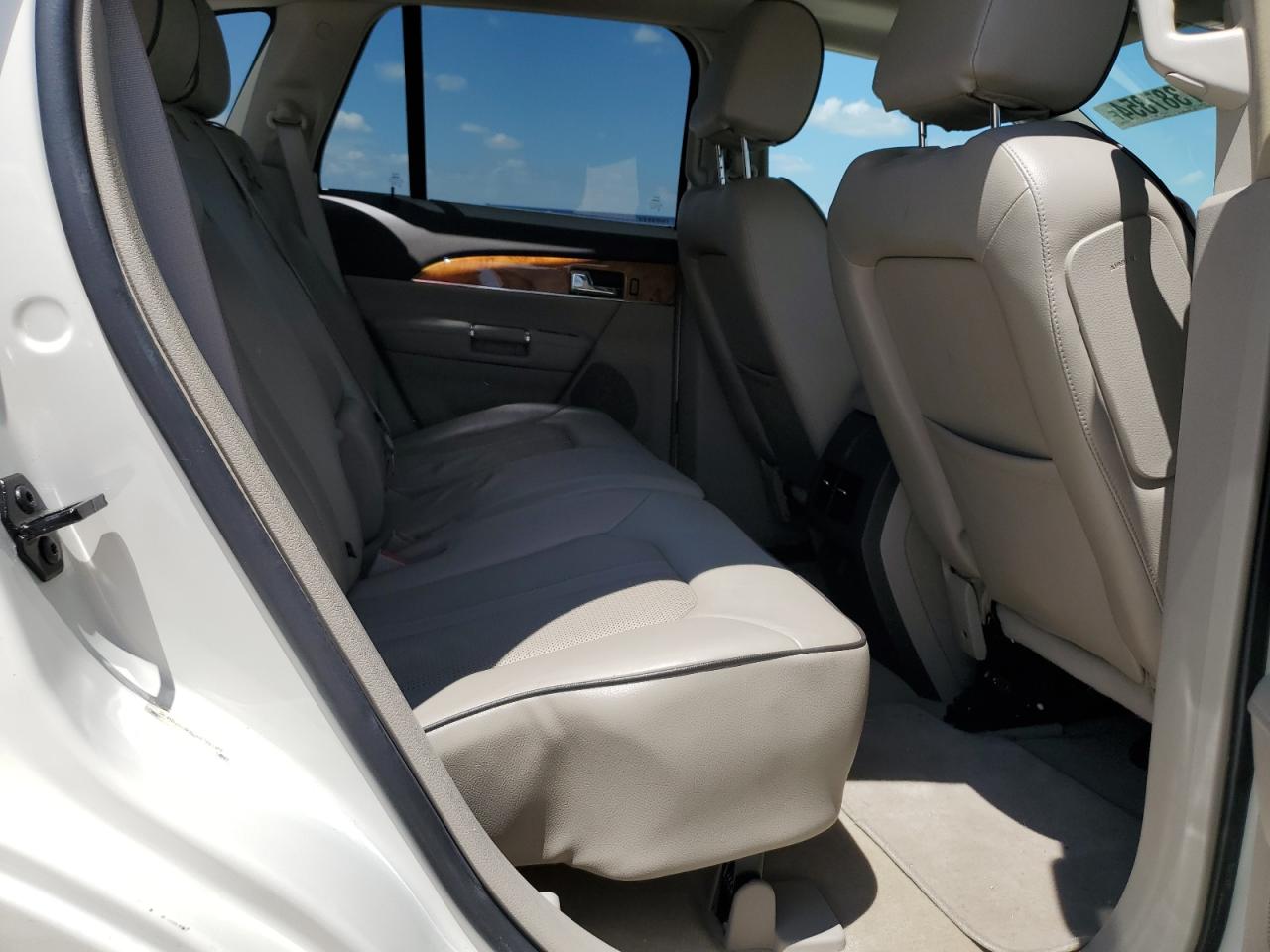 2013 Lincoln MKX - Image 11