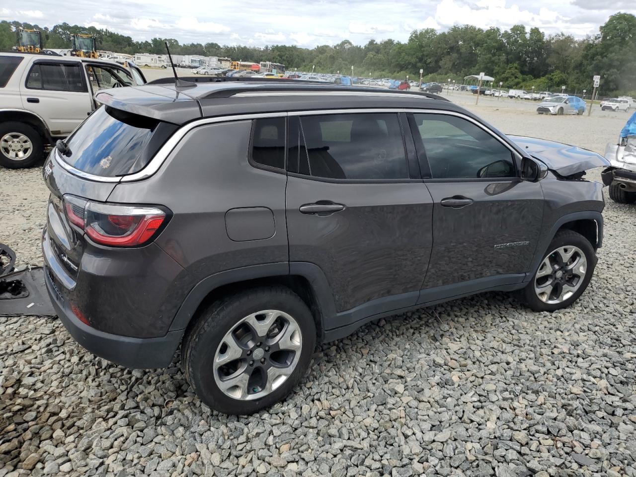 2018 Jeep Compass - Image 3