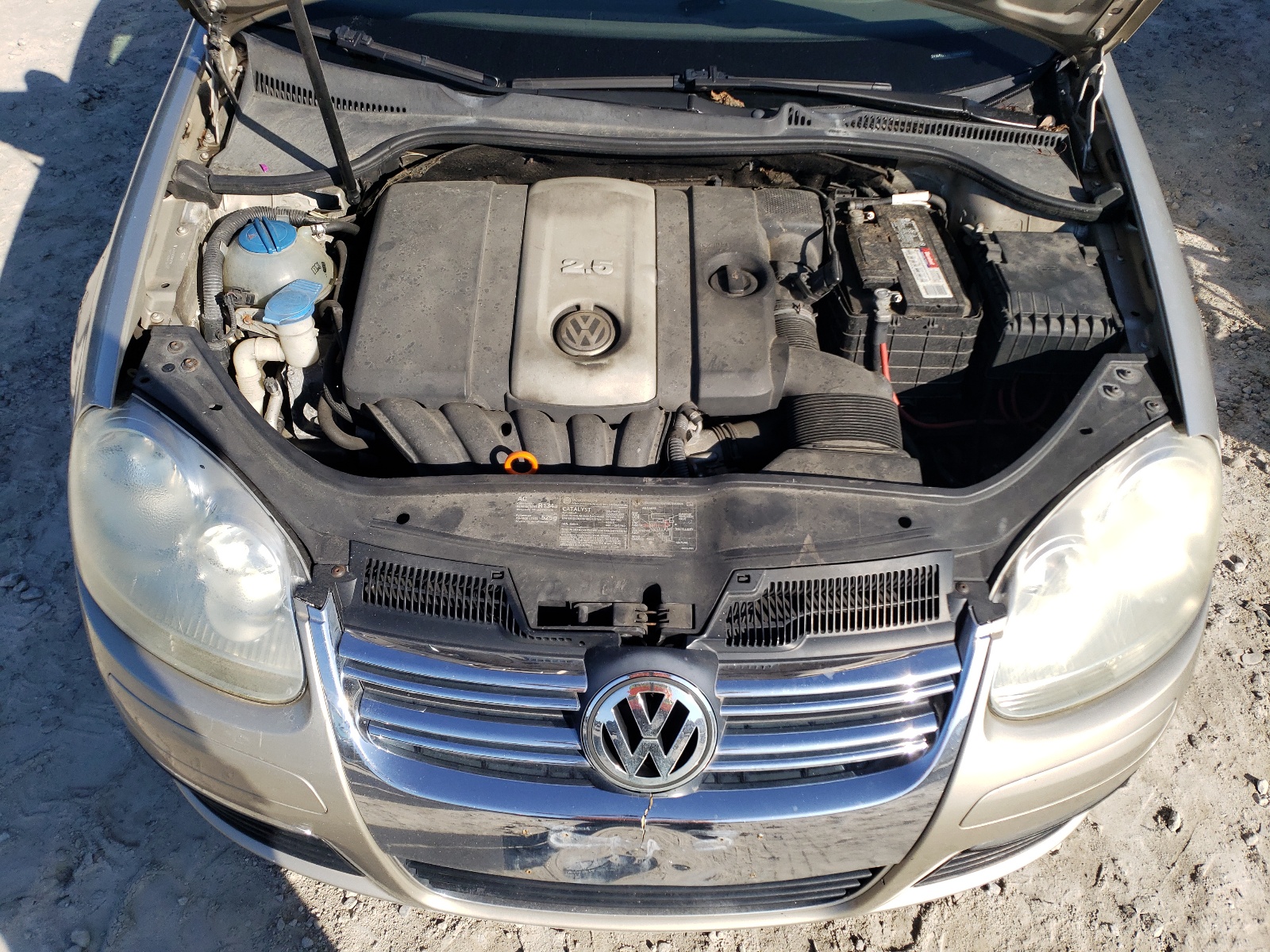 3VWRG71K15M646502 2005 Volkswagen New Jetta 2.5