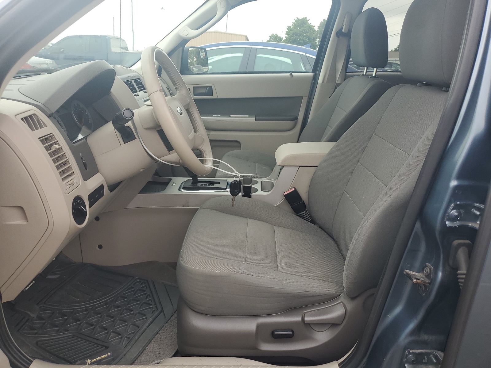 1FMCU0D79AKA94812 2010 Ford Escape Xlt