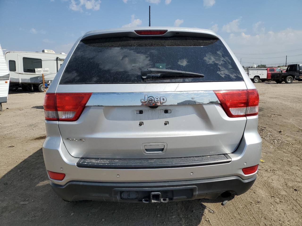 1J4RR4GG4BC646094 2011 Jeep Grand Cherokee Laredo