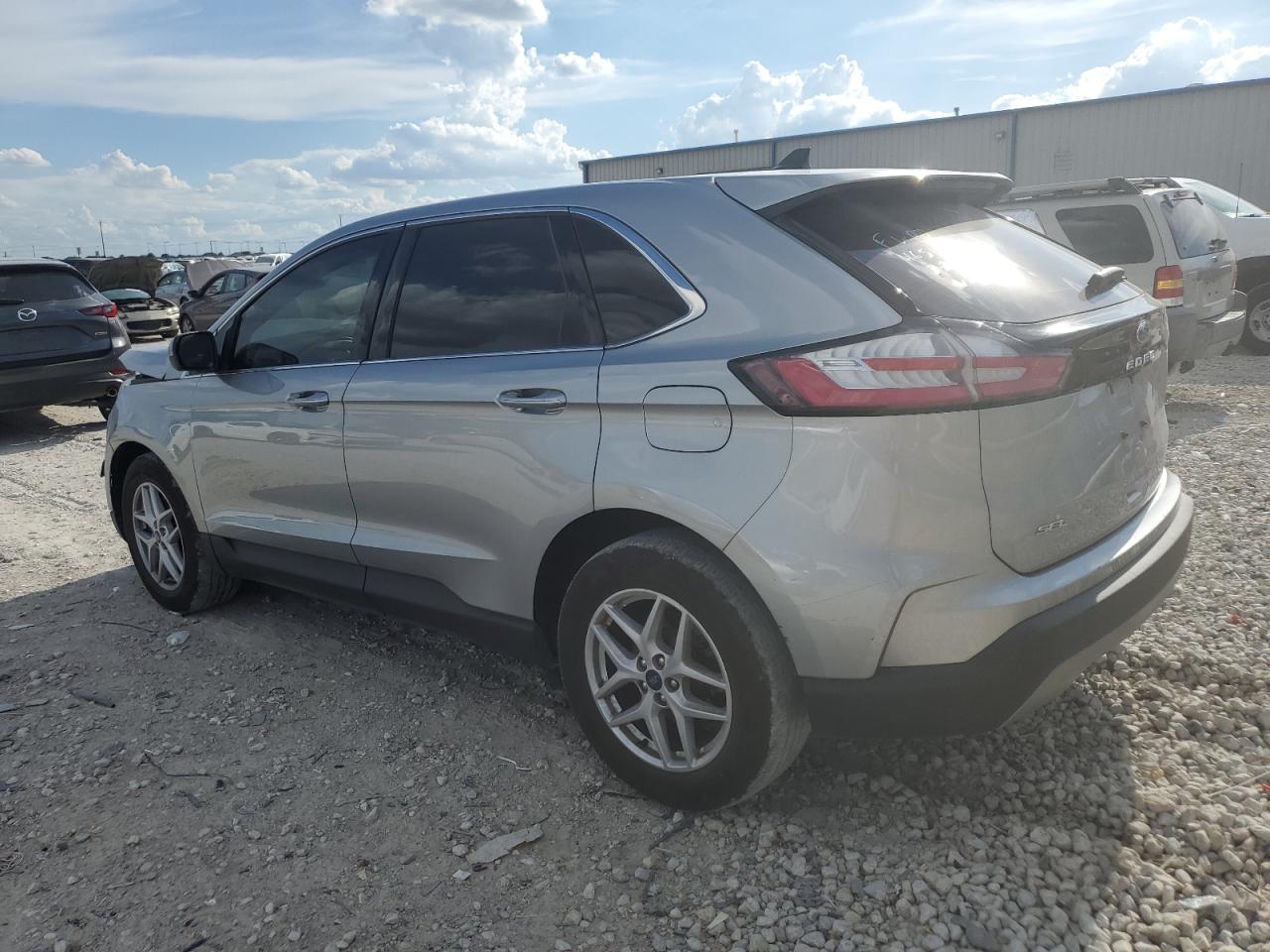 2021 Ford Edge - Image 2