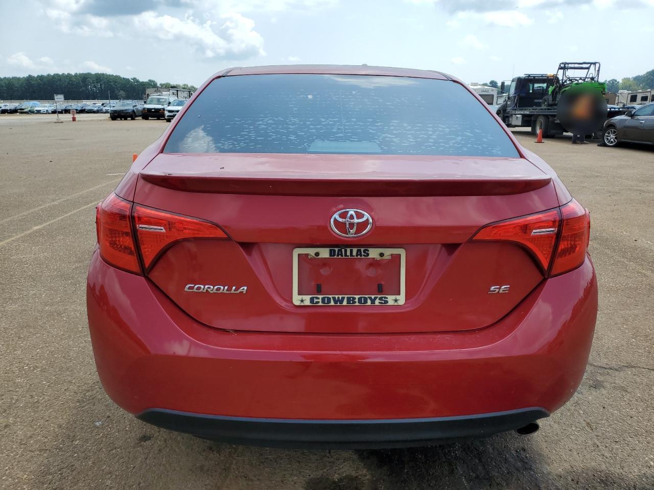 2018 Toyota Corolla L VIN: 5YFBURHE0JP795530 Lot: 67133304