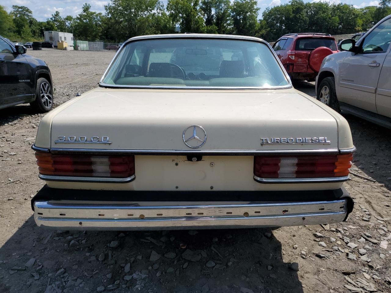 WDBAB53A7EA105876 1984 Mercedes-Benz 300 Cdt