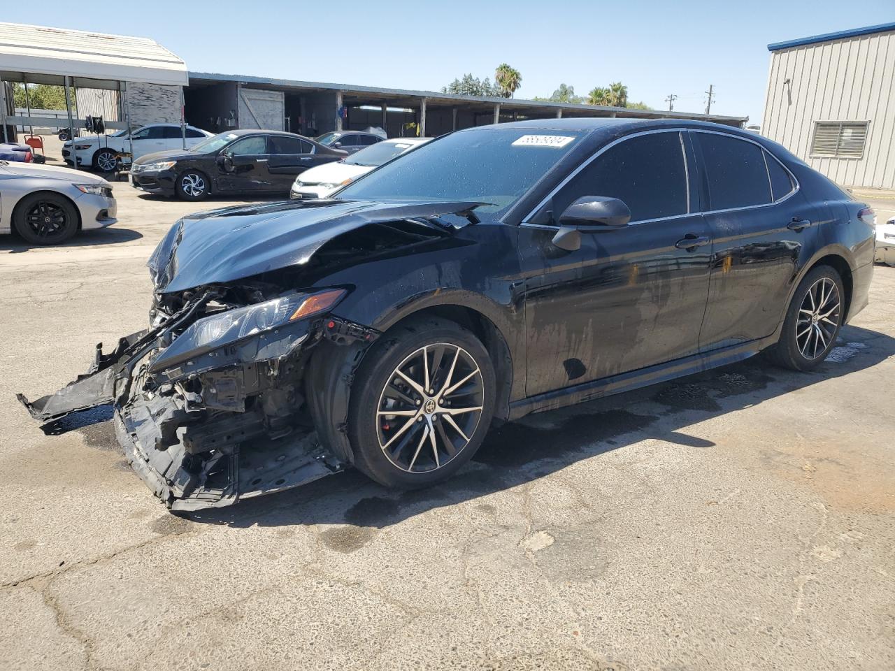 4T1G11AK2MU599477 2021 TOYOTA CAMRY - Image 1