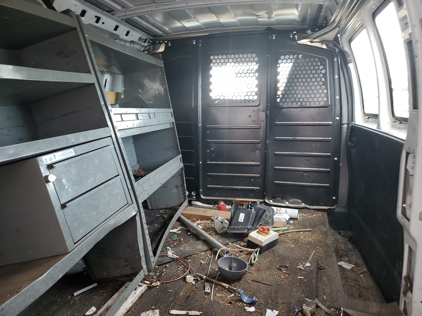 1GCWGAFG5J1912764 2018 Chevrolet Express G2500