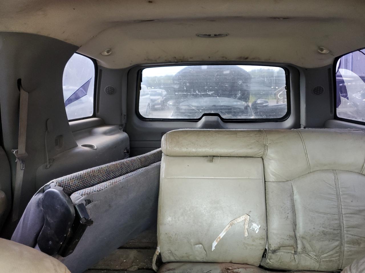 1gnek13t71r175118 1GNEK13T71R175118 2001 Chevrolet Tahoe K1500