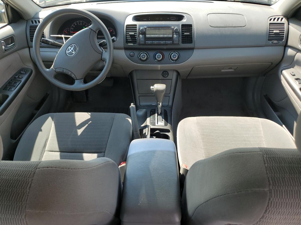 2005 Toyota Camry Le VIN: 4T1BE32K95U555129 Lot: 65896194