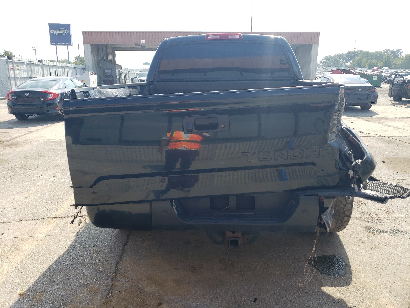 5TFDW5F19JX771823 2018 Toyota Tundra Crewmax Sr5