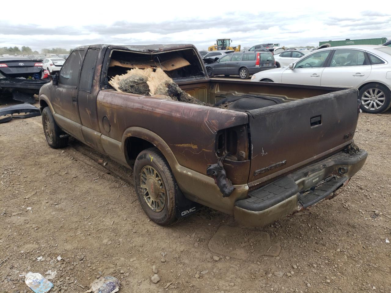 2001 GMC Sonoma - Image 2