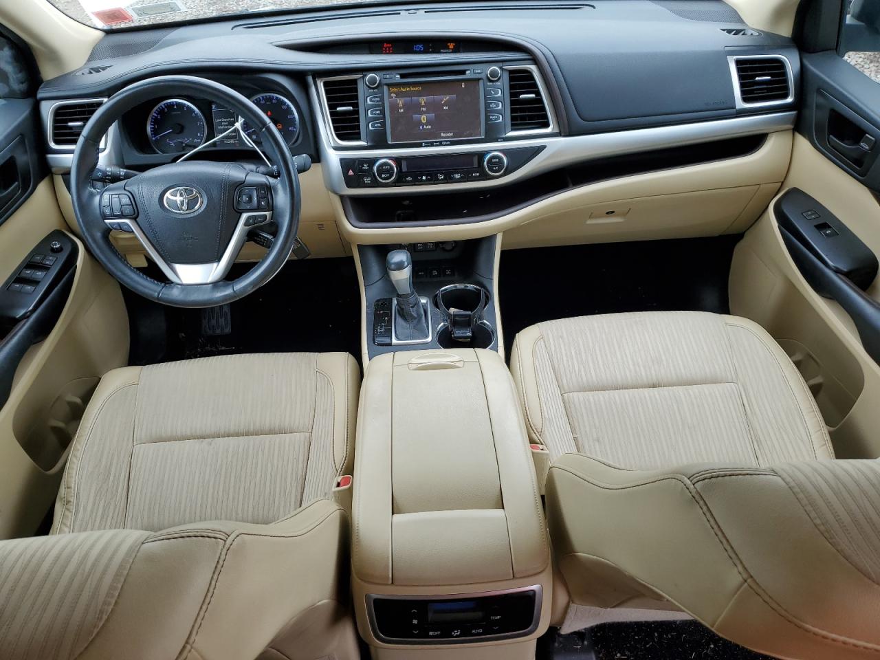 2018 Toyota Highlander Le VIN: 5TDBZRFH9JS875575 Lot: 64829804