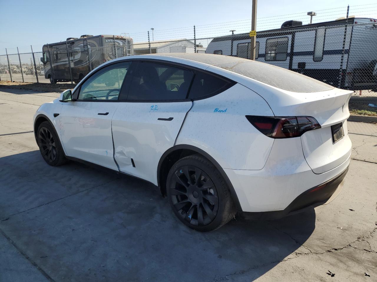 7SAYGAEE9PF835117 2023 TESLA MODEL Y - Image 2