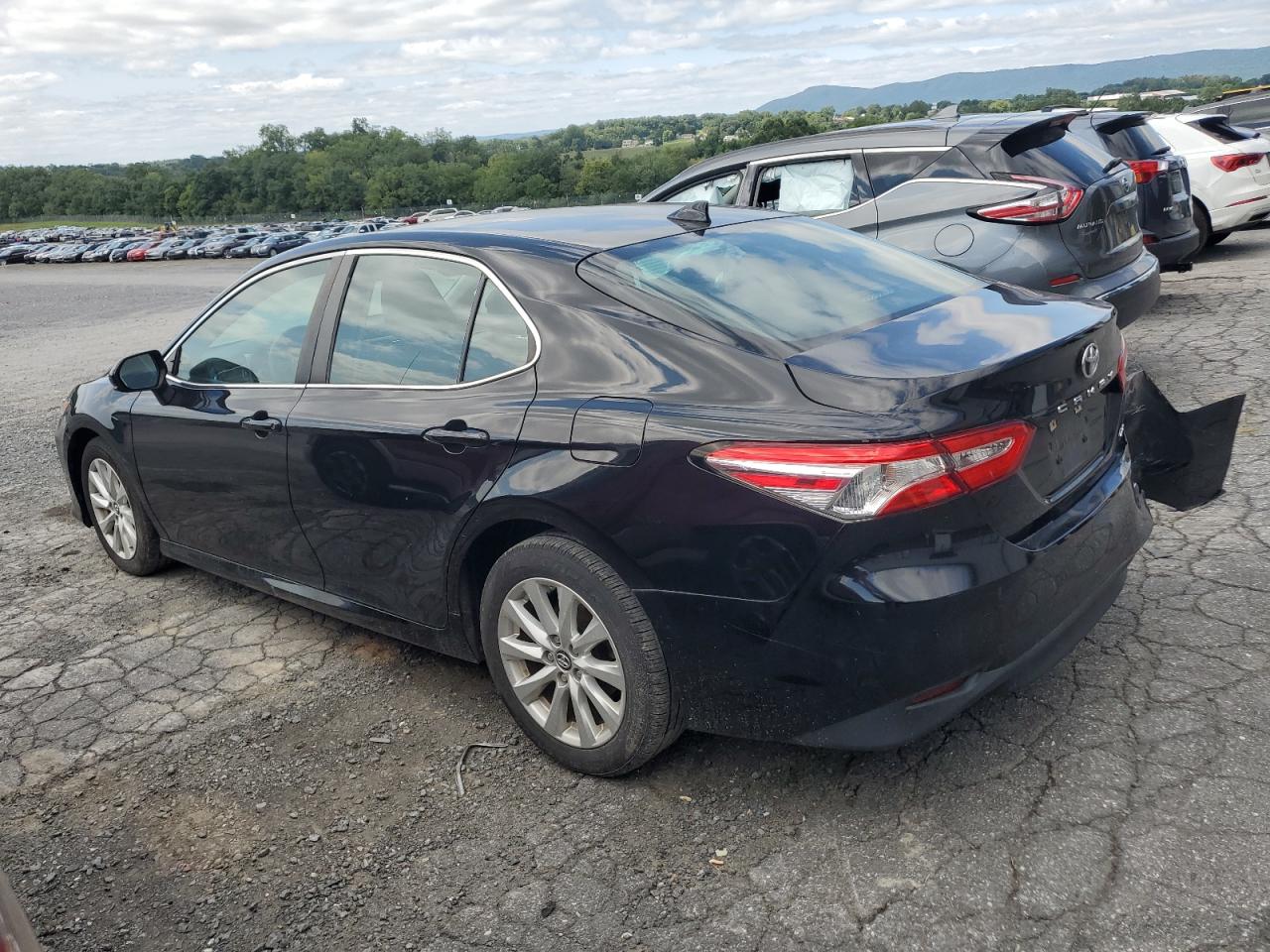 4T1B11HK2KU793102 2019 TOYOTA CAMRY - Image 2