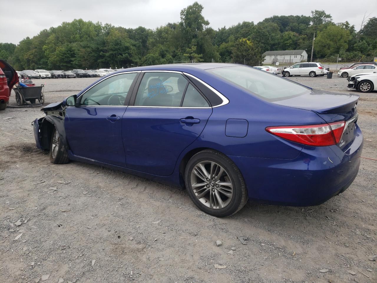 4T1BF1FK2GU598631 2016 TOYOTA CAMRY - Image 2