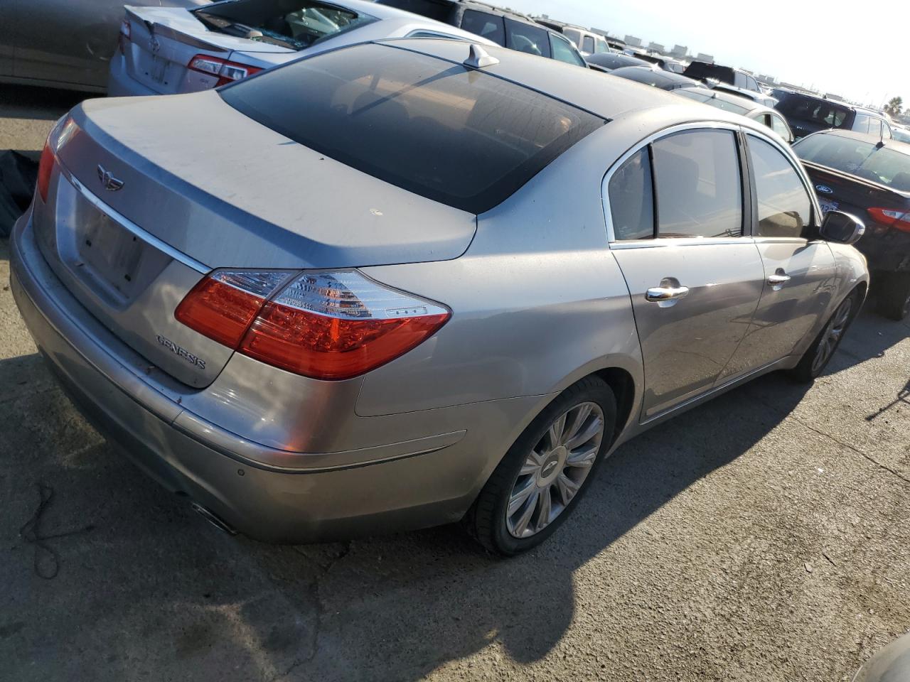 2009 Hyundai Genesis 3.8L VIN: KMHGC46E59U038745 Lot: 65683084