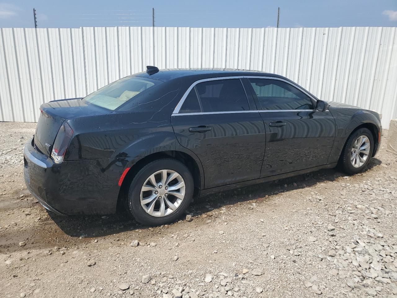 2016 Chrysler 300 Limited VIN: 2C3CCAAGXGH141318 Lot: 68475464