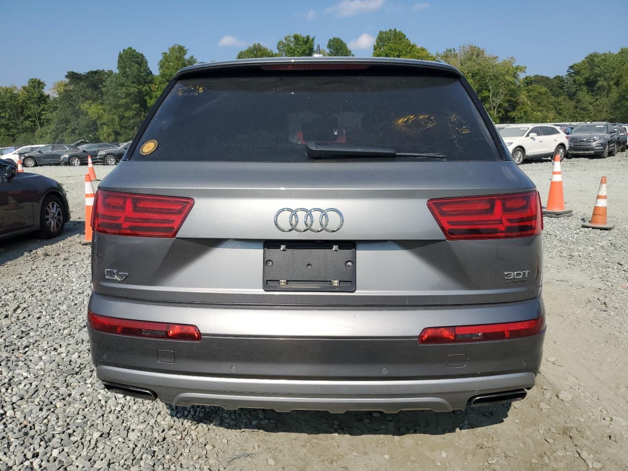 WA1LAAF72HD018812 2017 Audi Q7 Premium Plus