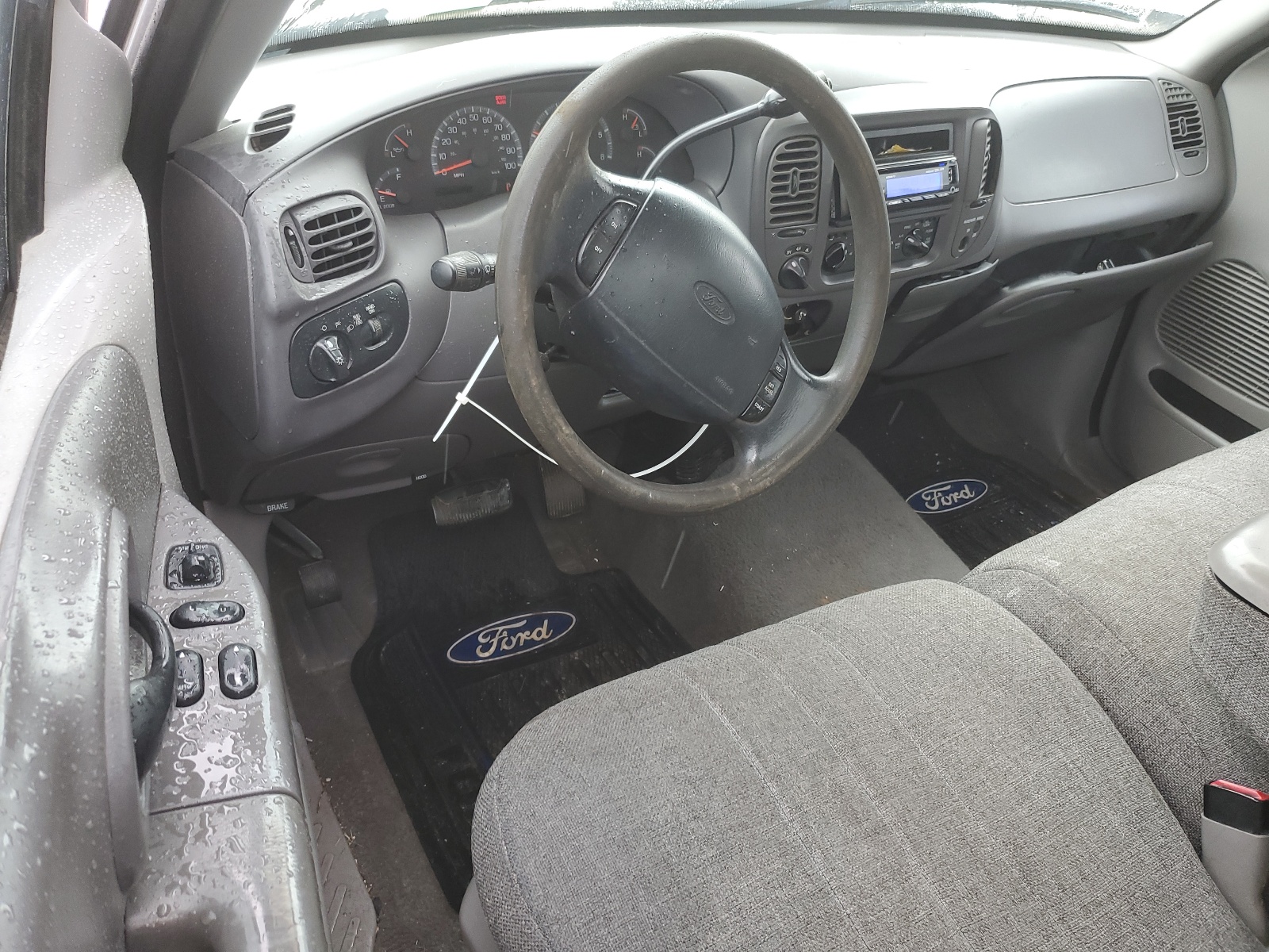 1FTRF18L5XKA84843 1999 Ford F150