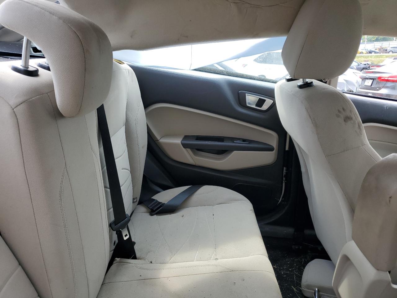 2014 Ford Fiesta - Image 10