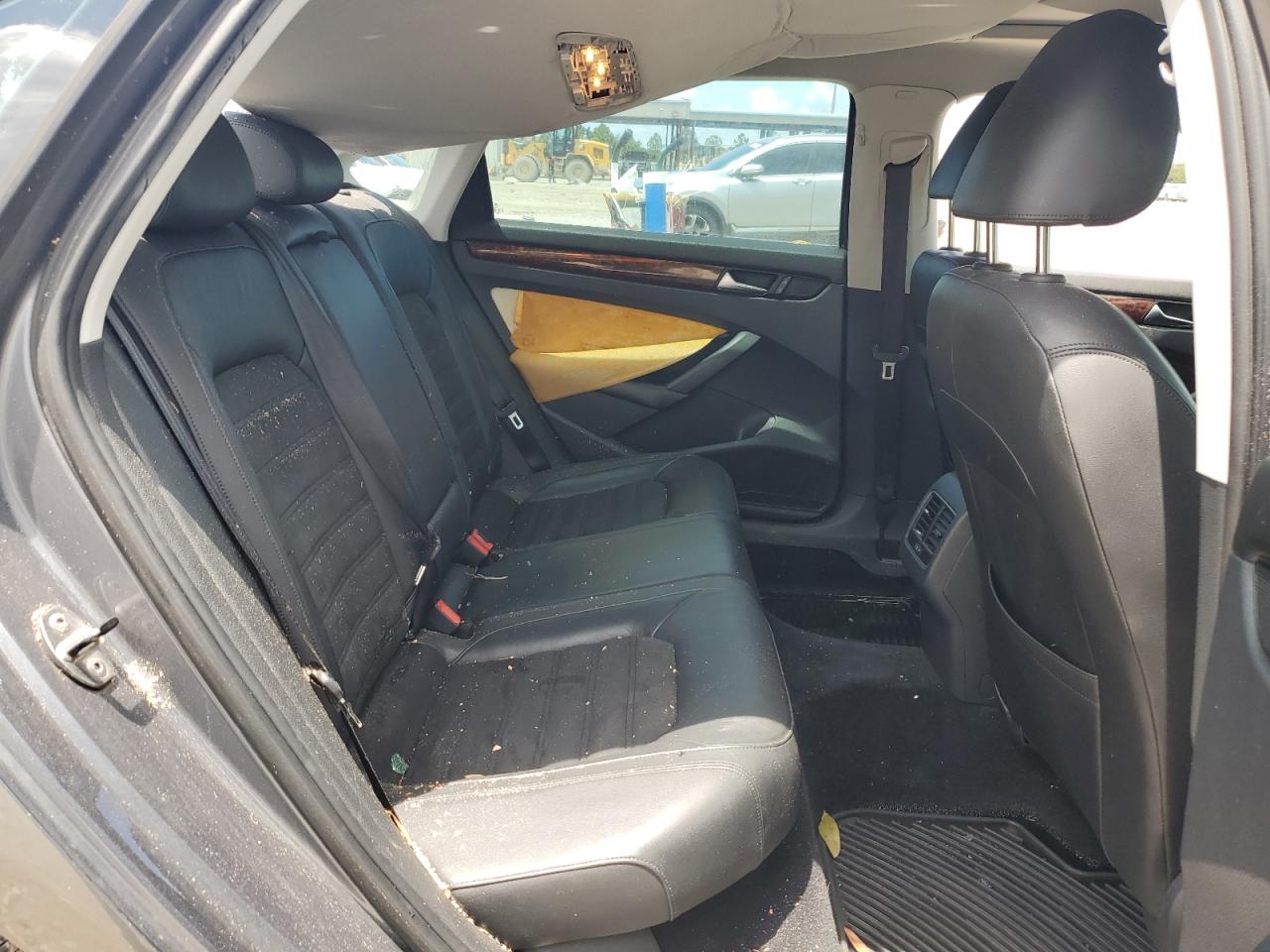 2013 Volkswagen Passat Sel VIN: 1VWCP7A39DC070785 Lot: 67054394