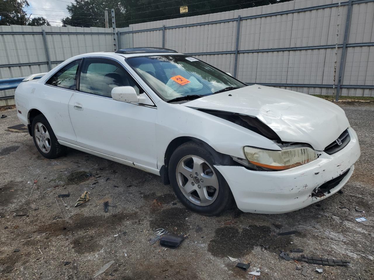 1HGCG2257XA005263 1999 Honda Accord Ex