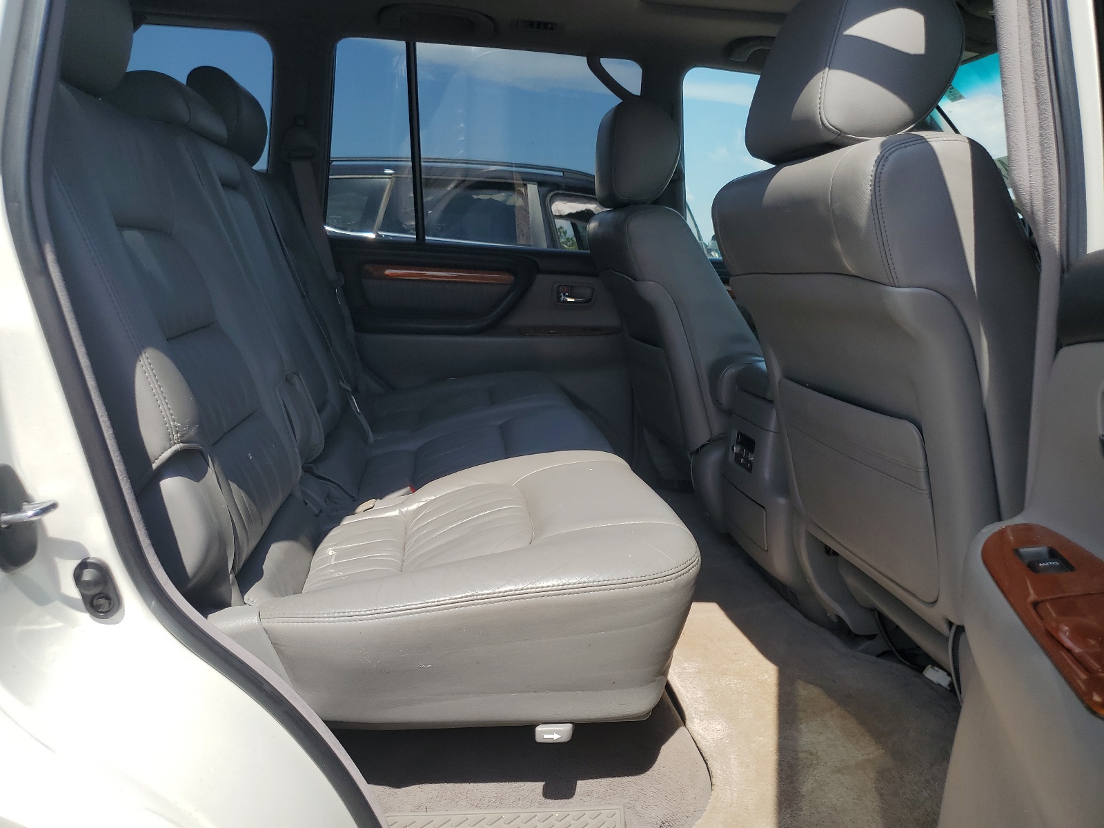 JTJHT00W653551714 2005 Lexus Lx 470