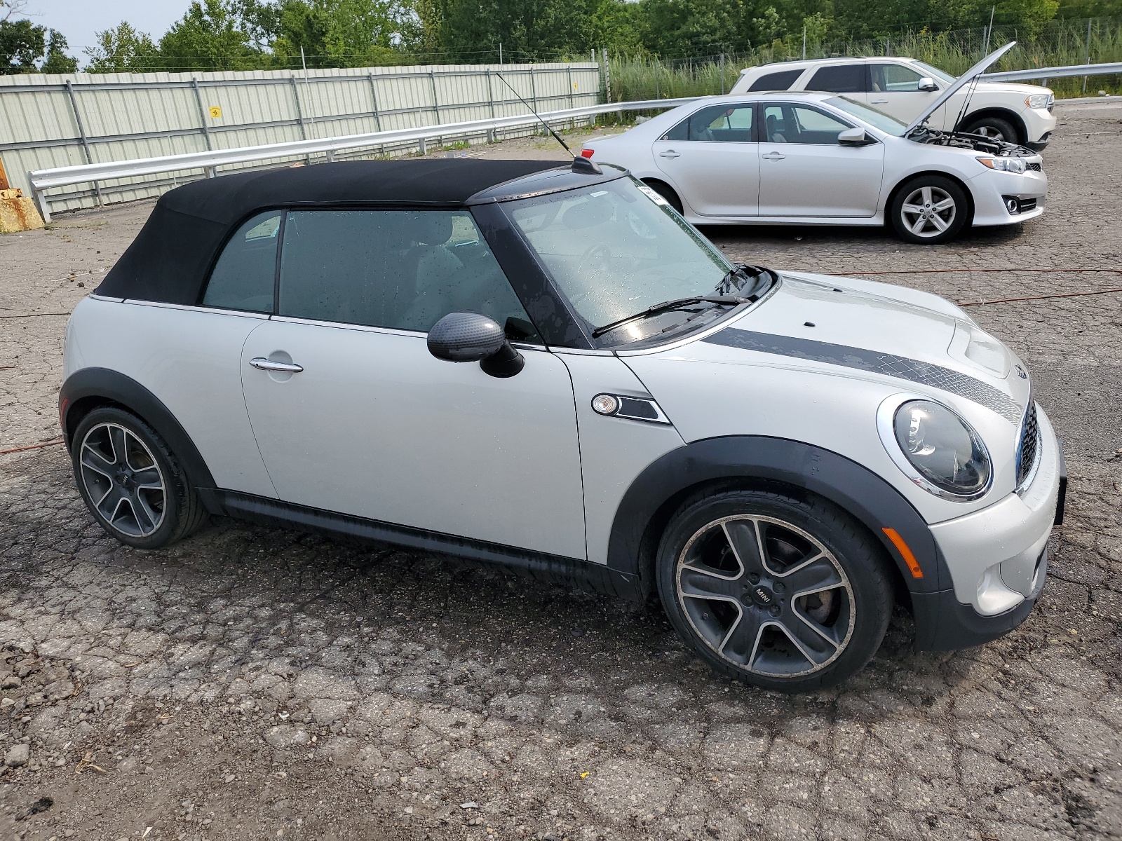 2013 Mini Cooper S vin: WMWZP3C50DT551204