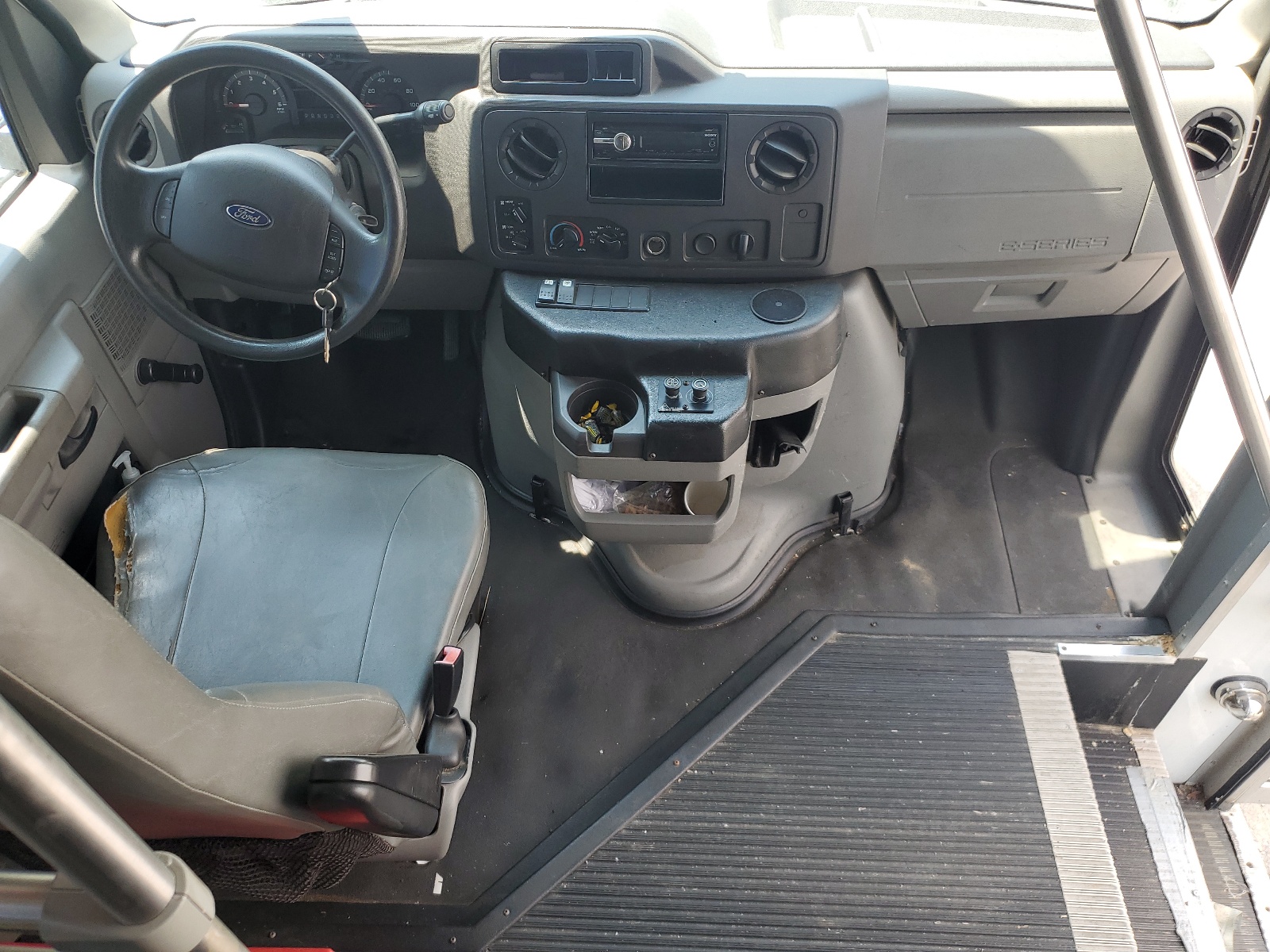 1FDFE4FSXCDA19238 2012 Ford Econoline E450 Super Duty Cutaway Van