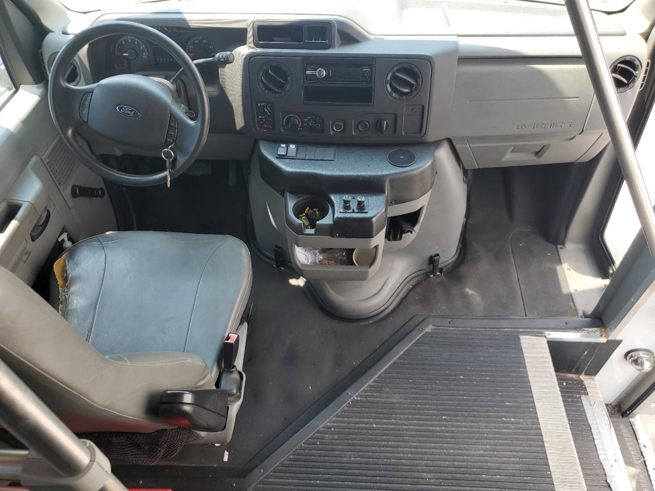 2012 Ford Econoline E450 Super Duty Cutaway Van VIN: 1FDFE4FSXCDA19238 Lot: 64810824