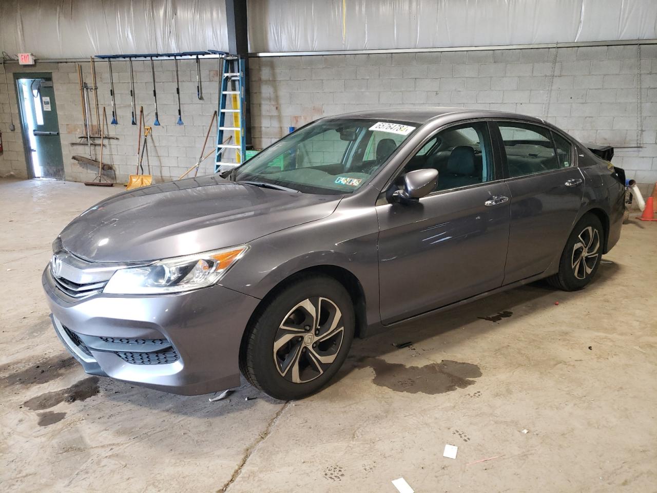 1HGCR2F37HA149626 2017 HONDA ACCORD - Image 1