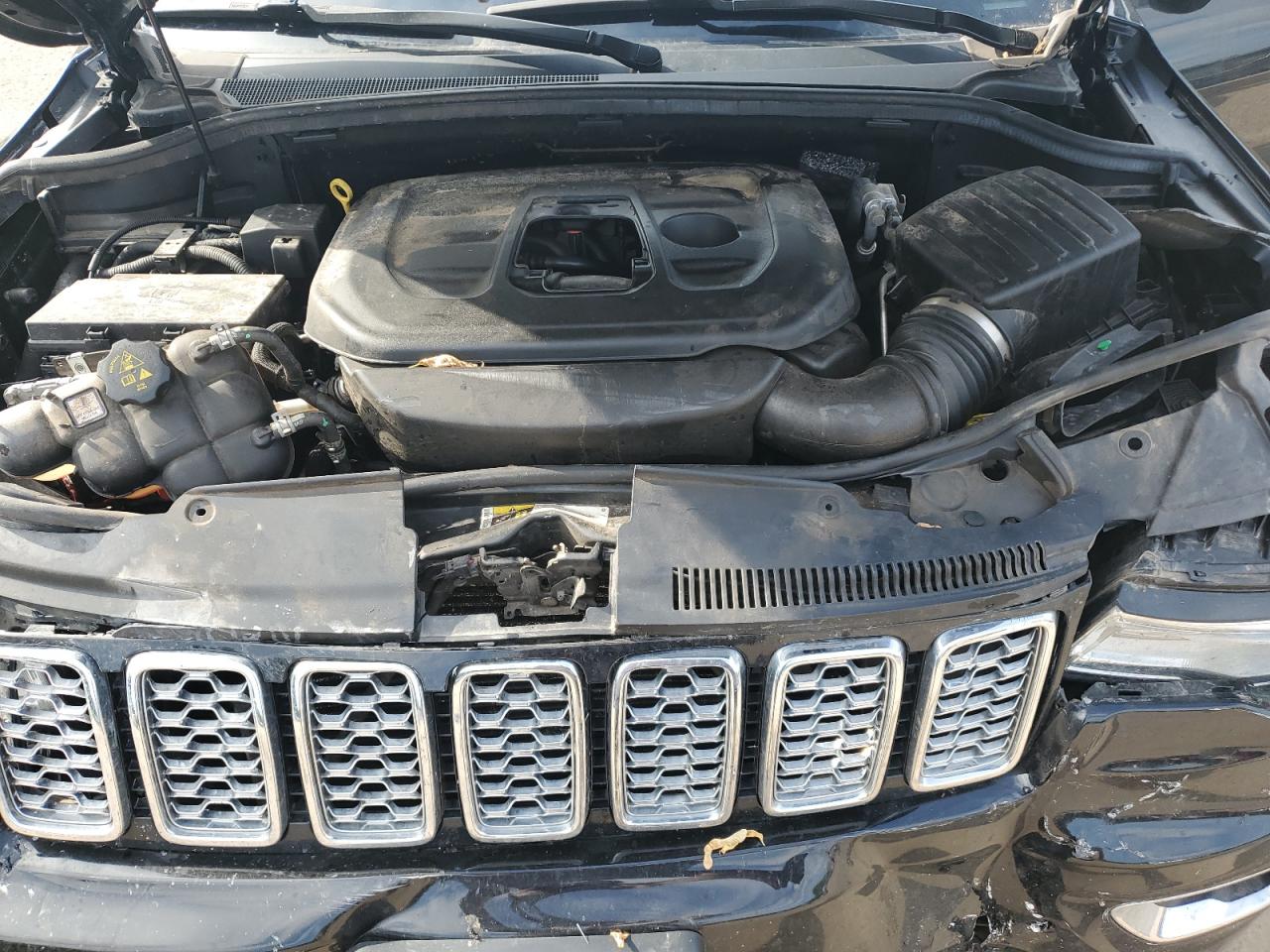 1C4RJFCG2HC956929 2017 Jeep Grand Cherokee Overland