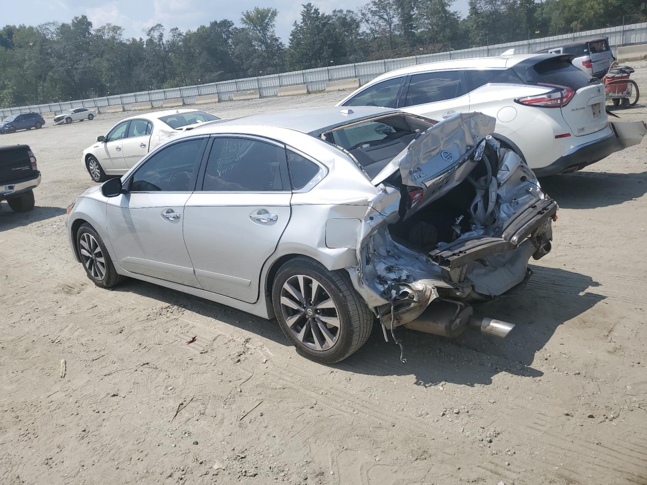 1N4AL3APXHC164445 2017 NISSAN ALTIMA - Image 2