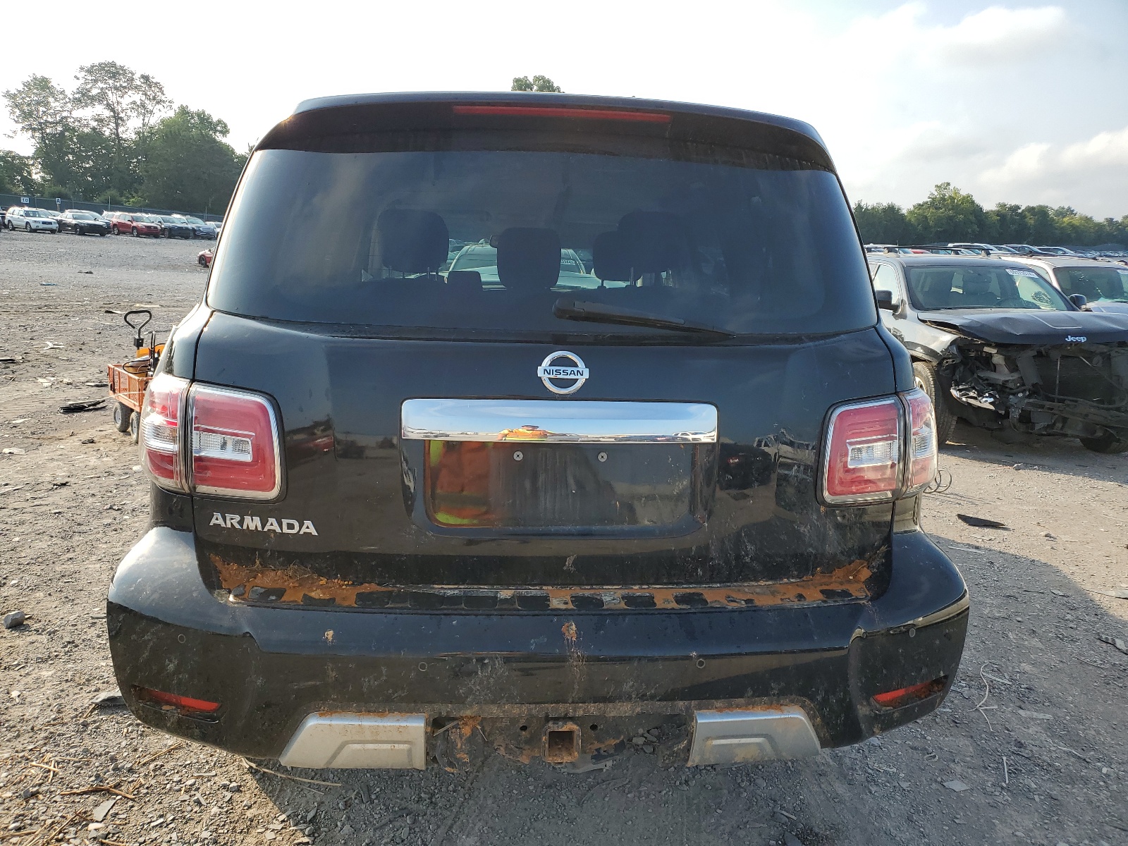 JN8AY2ND3J9056214 2018 Nissan Armada Sv