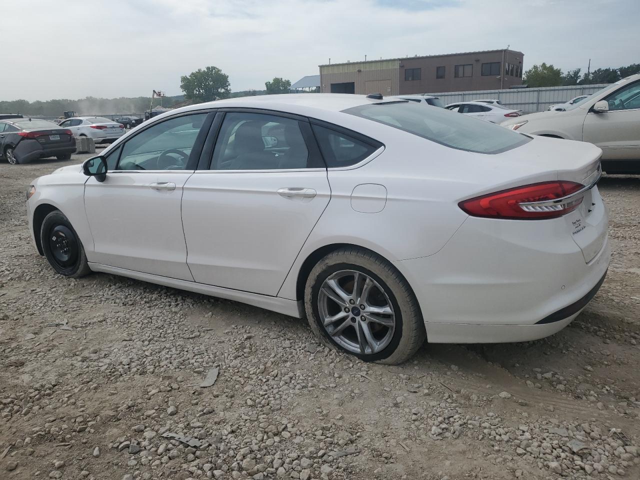 3FA6P0HD9JR183760 2018 FORD FUSION - Image 2