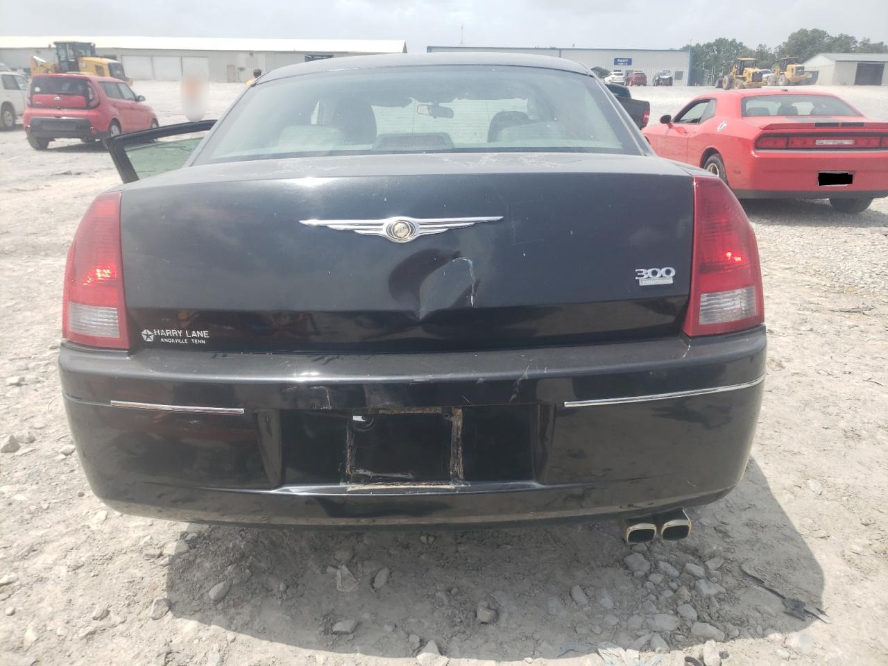 2005 Chrysler 300 - Image 6