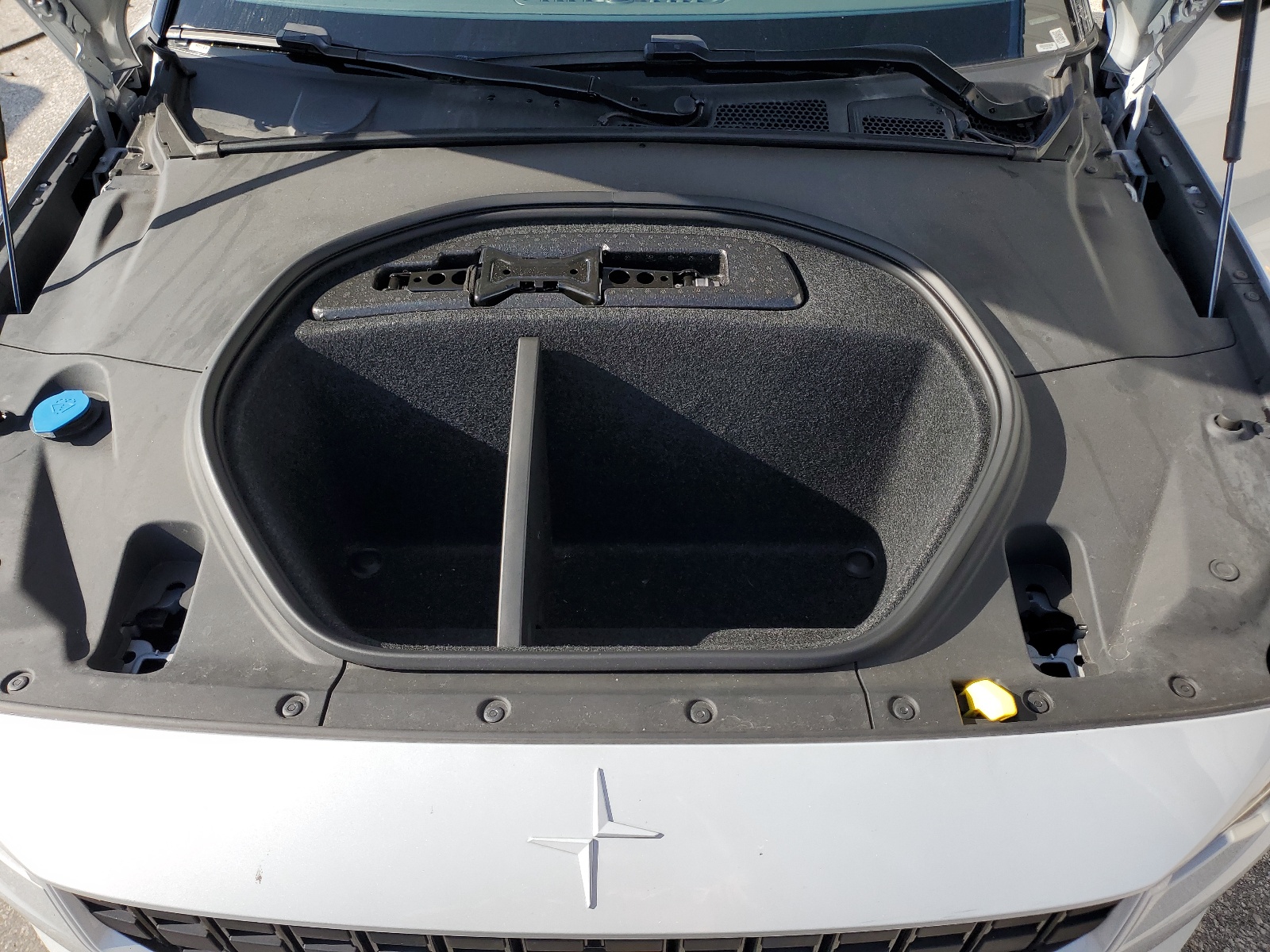 YSMED3KAXPL130088 2023 Polestar 2