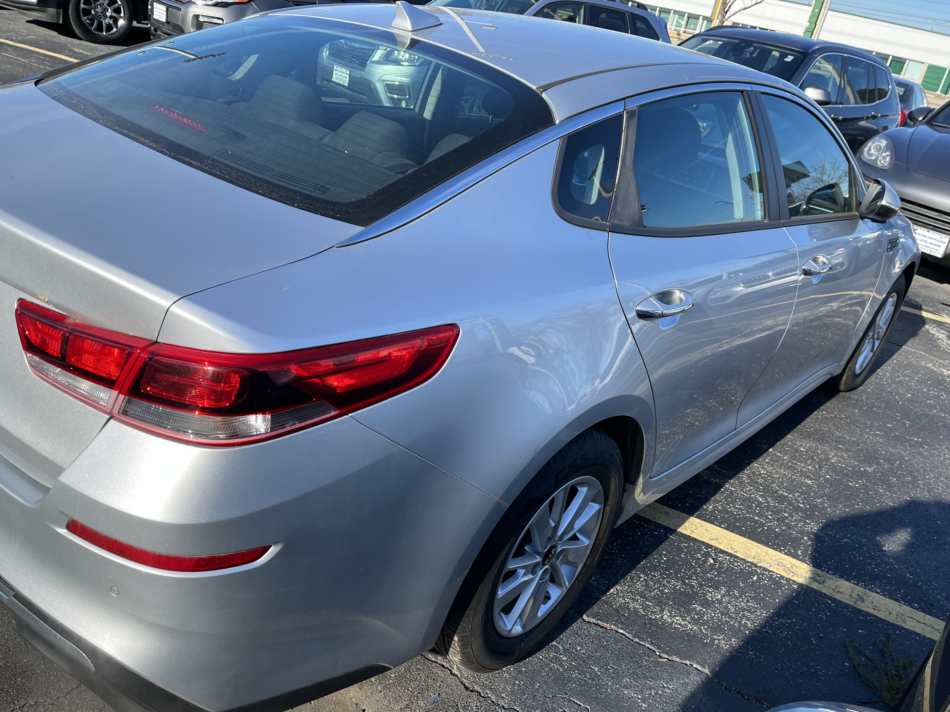 5XXGT4L34KG2807 2019 Kia Optima Lx