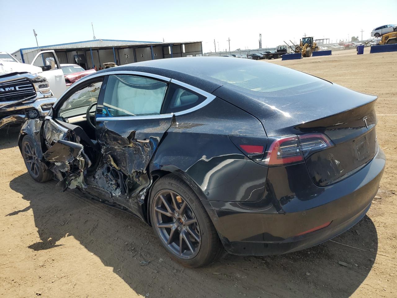 5YJ3E1EB4JF103469 2018 TESLA MODEL 3 - Image 2