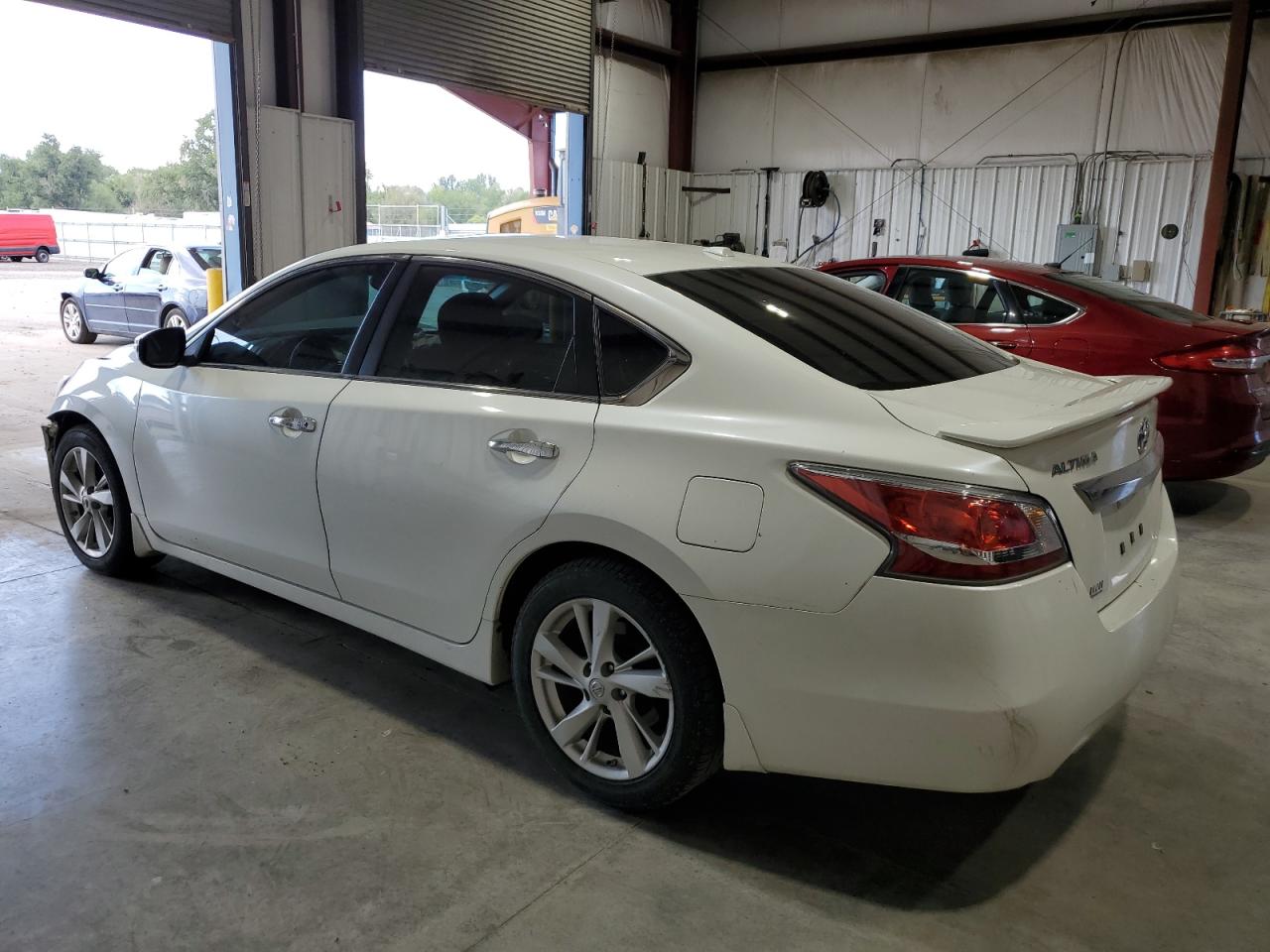 1N4AL3AP4FC574882 2015 NISSAN ALTIMA - Image 2