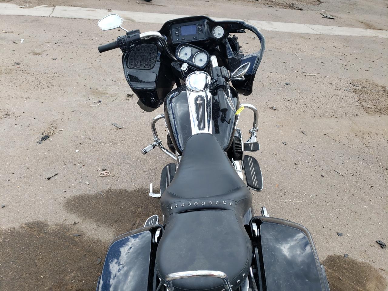 2015 Harley-Davidson Fltrx Road Glide VIN: 1HD1KHM15FB688671 Lot: 66810544