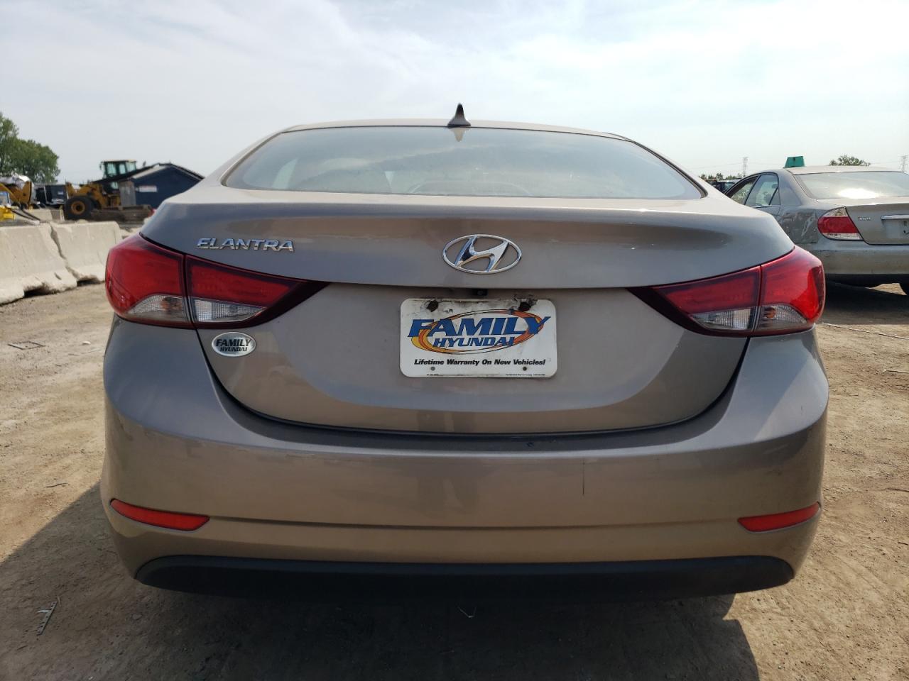 2015 Hyundai Elantra Se VIN: 5NPDH4AE8FH624717 Lot: 69764194