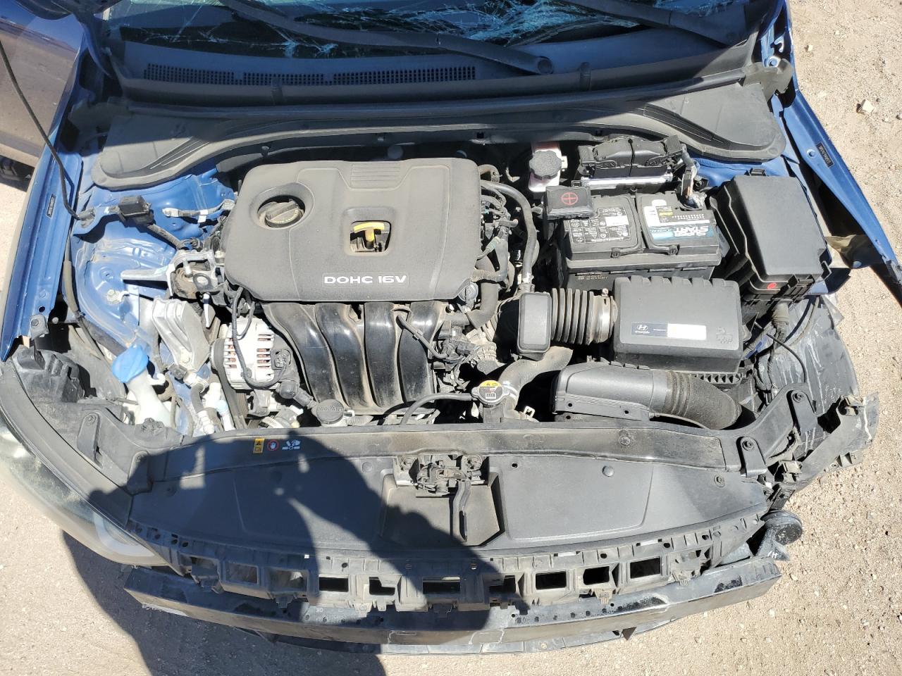 2017 Hyundai Elantra - Image 12