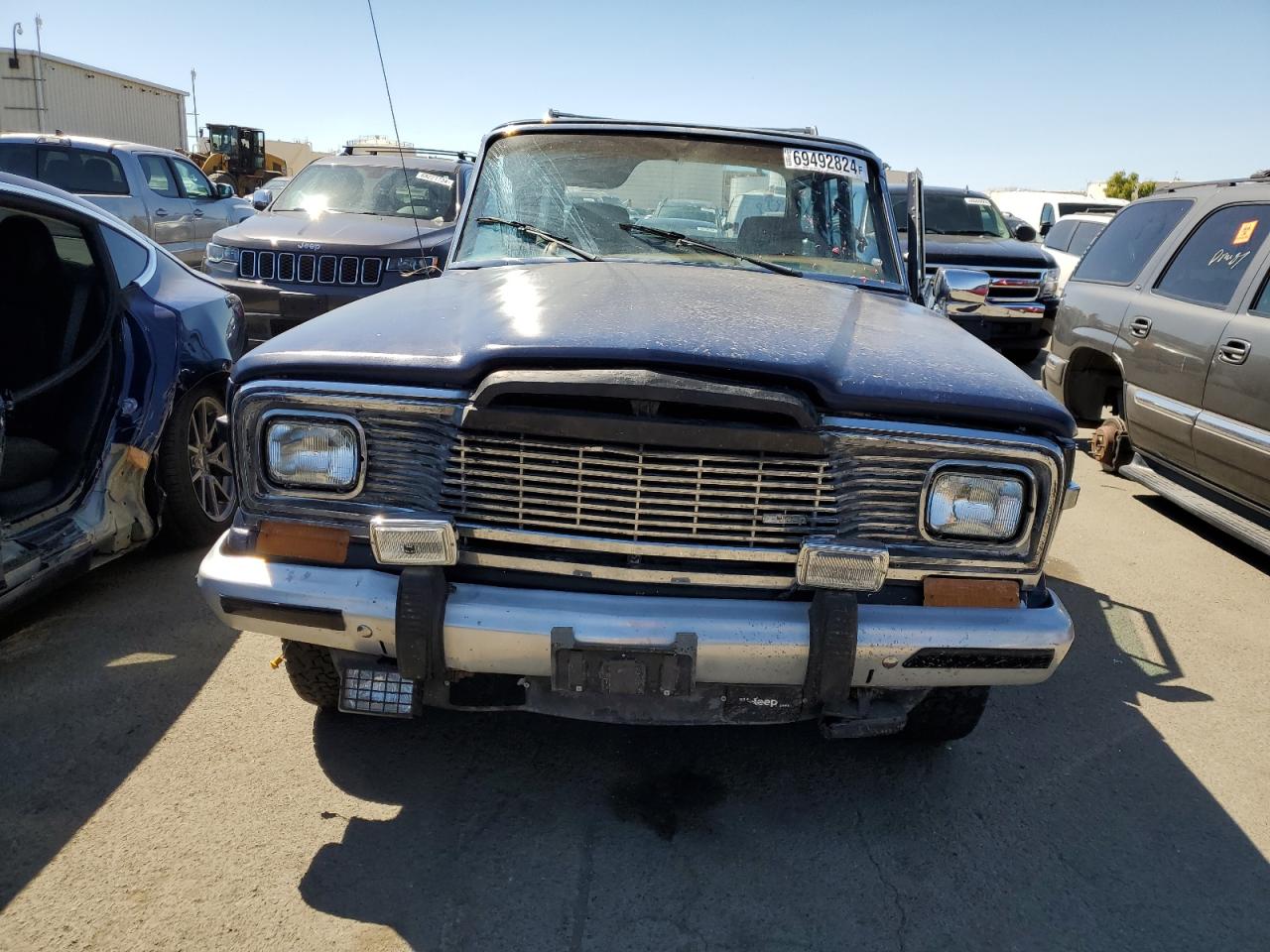 1986 Jeep Grand Wagoneer - Image 5