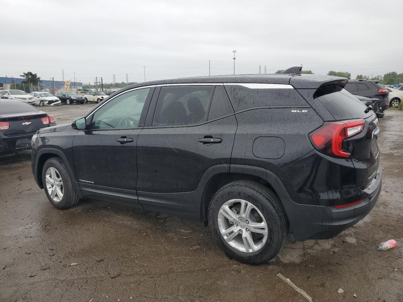 2022 GMC Terrain - Image 2