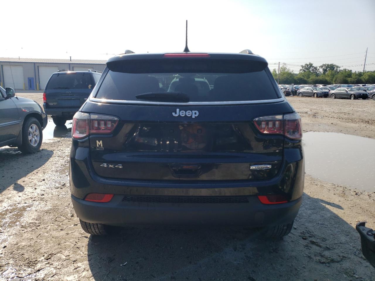 2018 Jeep Compass Latitude VIN: 3C4NJDBB9JT270762 Lot: 65625244