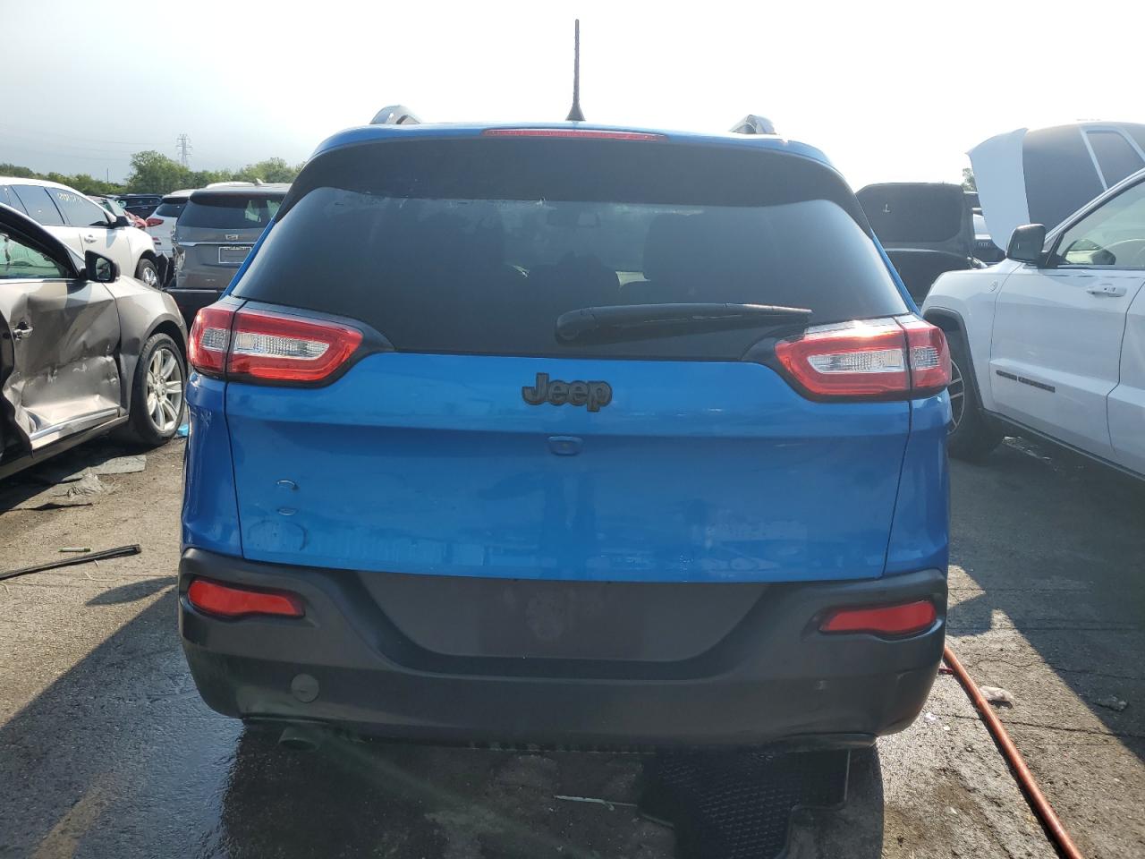 1C4PJLCB1JD618416 2018 Jeep Cherokee Latitude