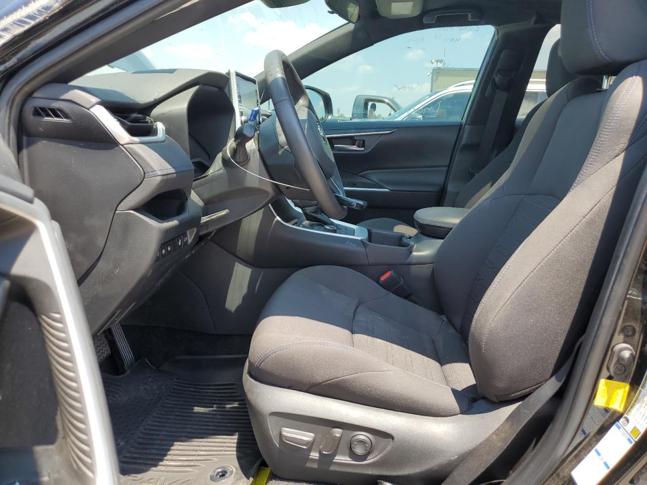 2022 Toyota RAV 4 - Image 7