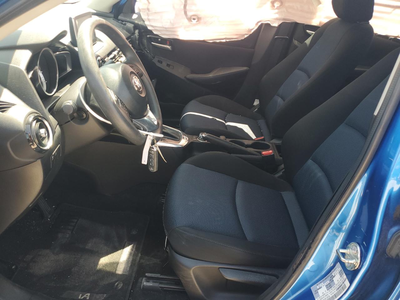 3MYDLBYV3HY166794 2017 Toyota Yaris Ia